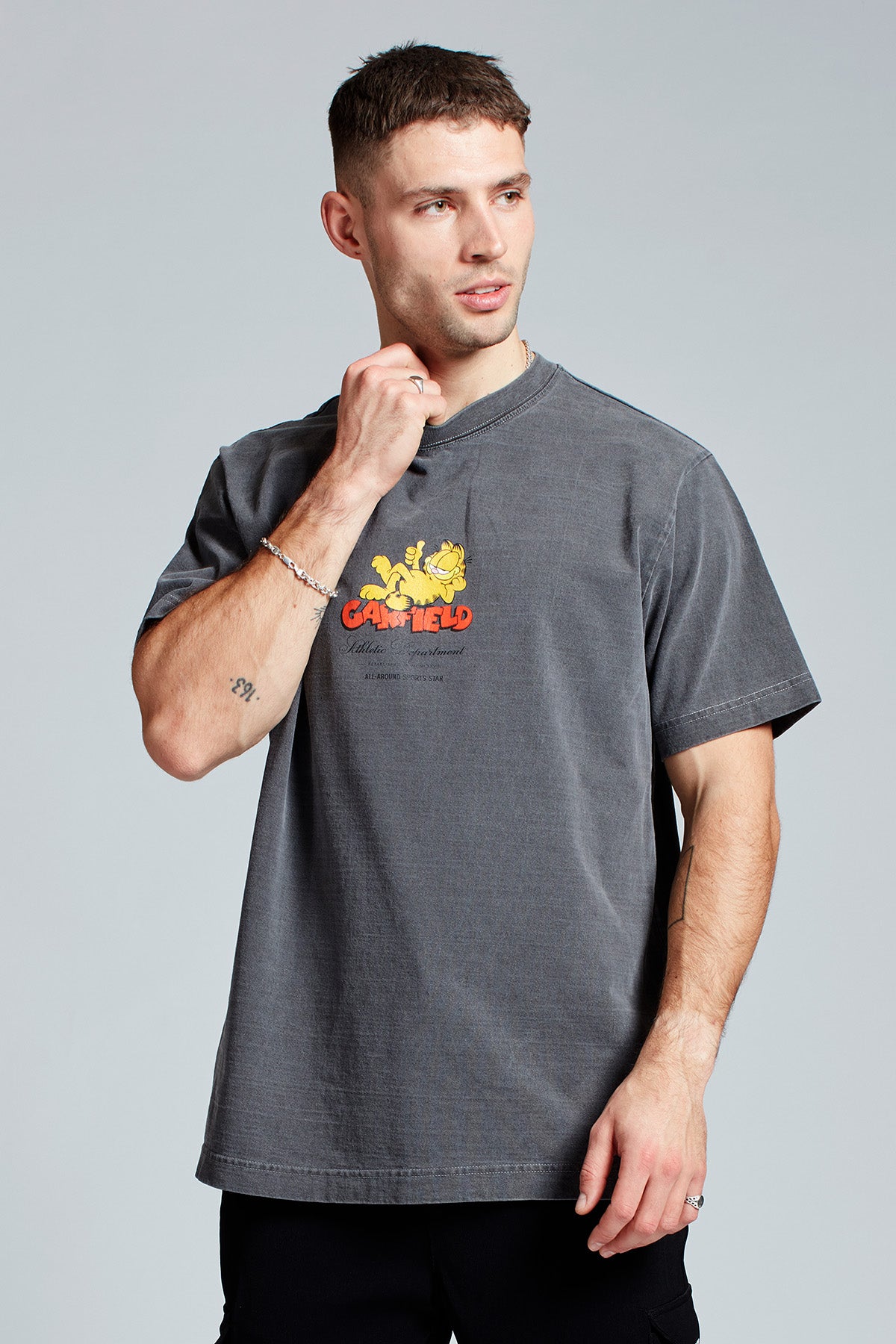Garfield Just Chilling T-shirt in Washed Grey