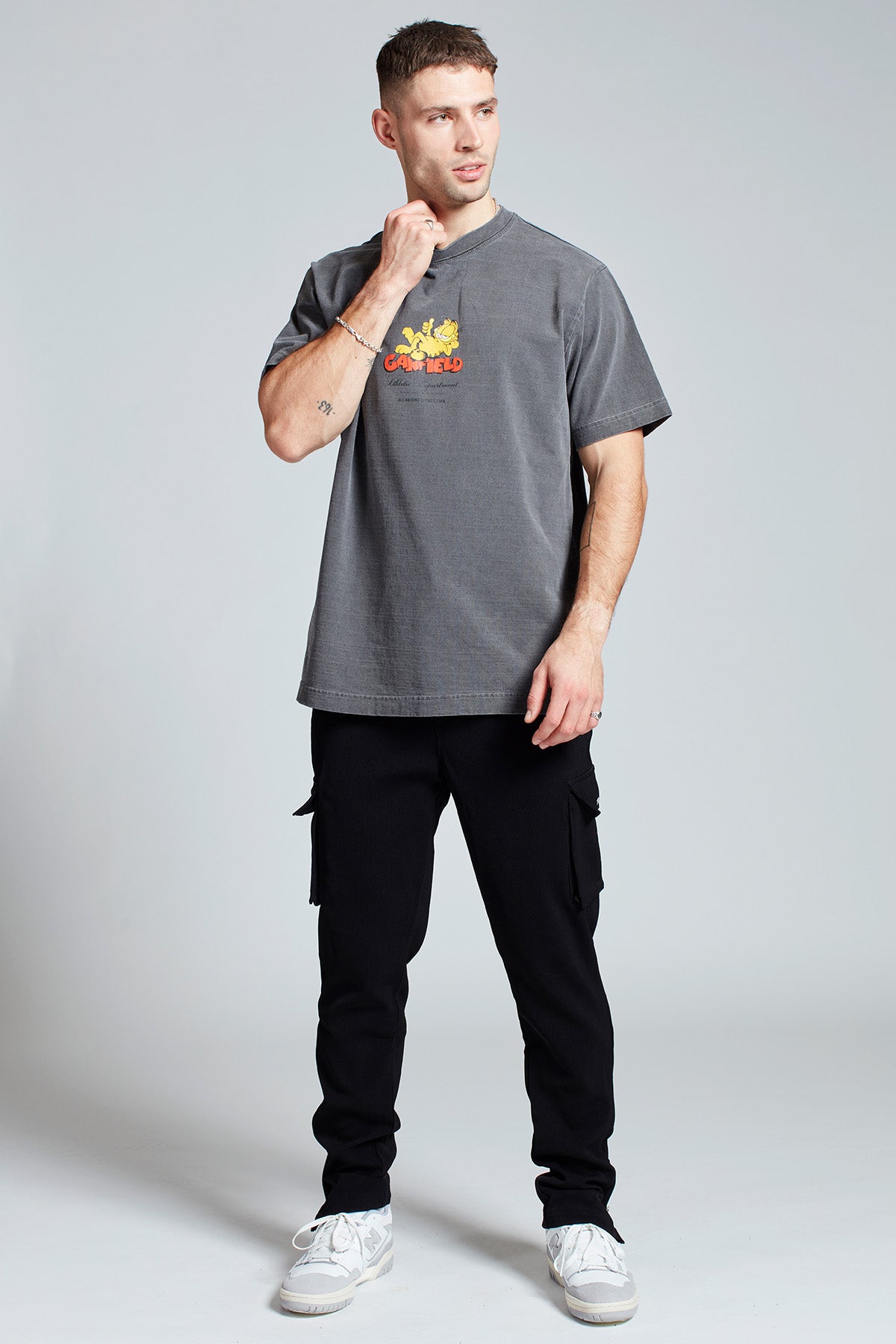 Garfield Just Chilling T-shirt in Washed Grey