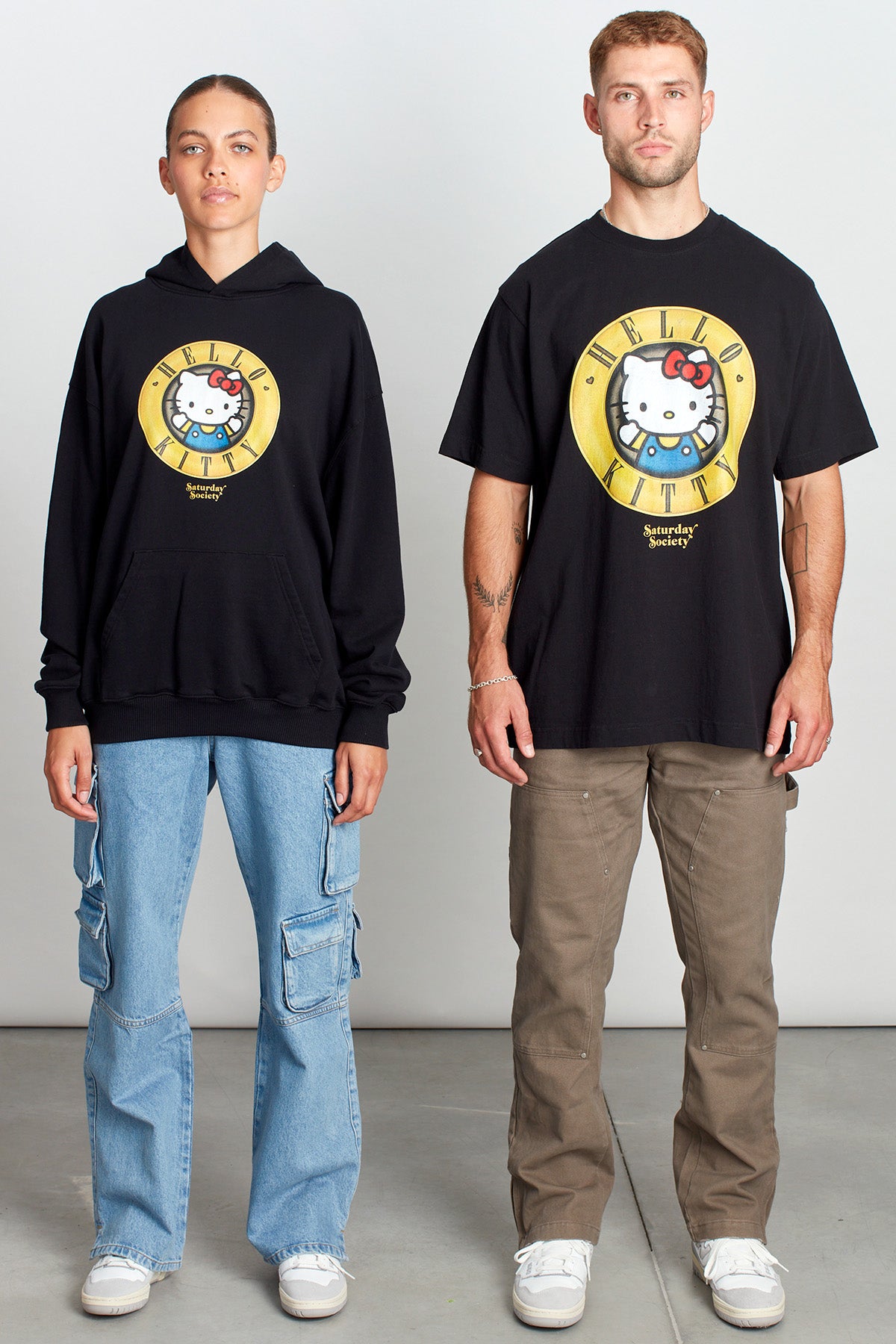 Hello Kitty And Roses T-shirt in Washed Black
