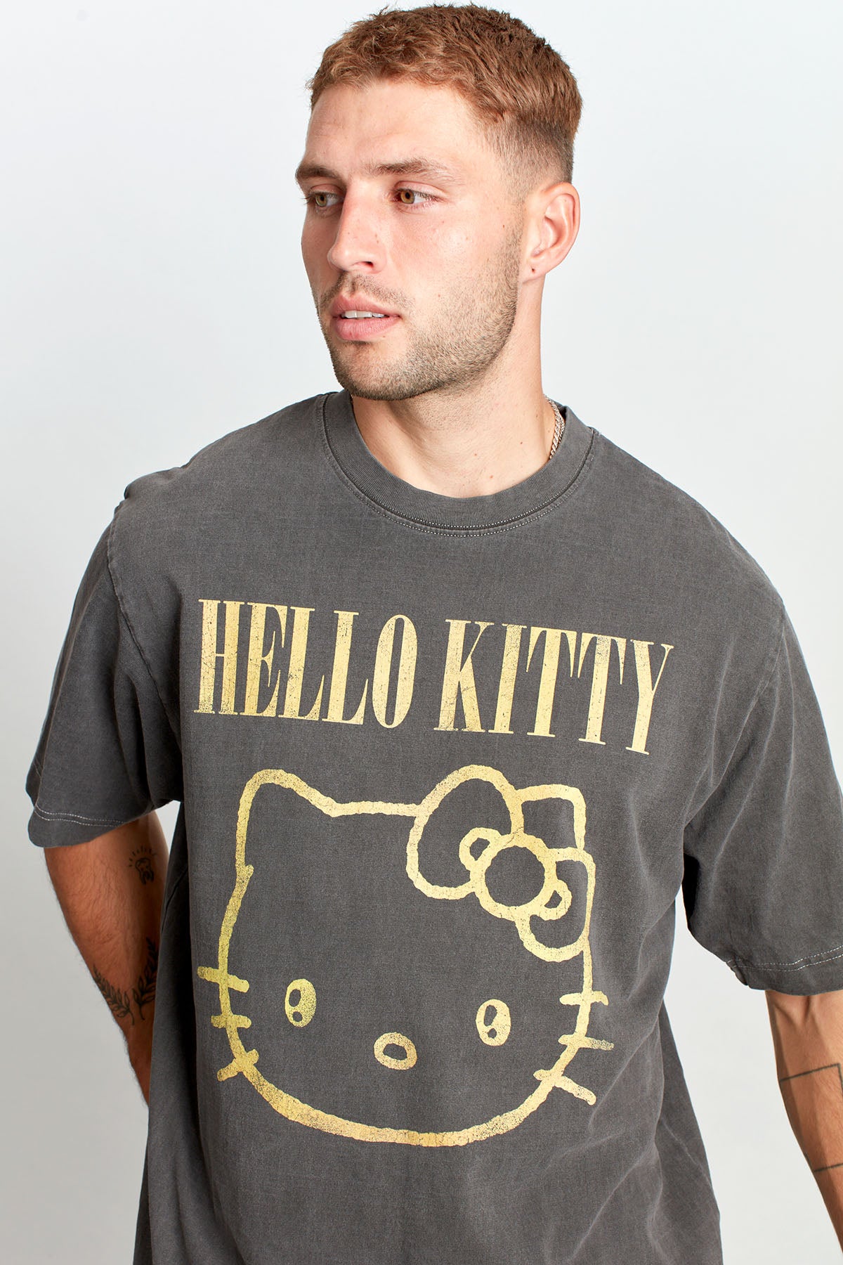 Hello Kitty Purrfect Rebels T-shirt in Washed Grey