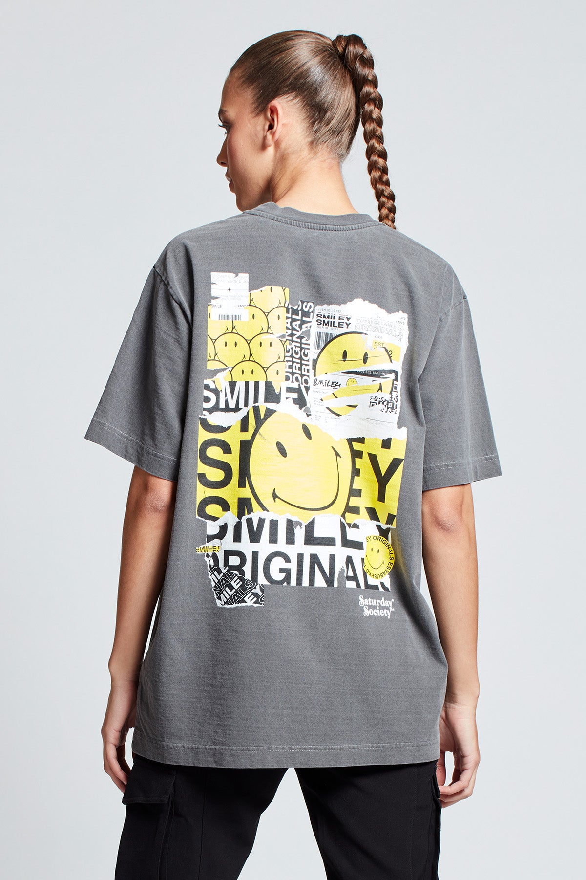 Smiley Originals® Special Delivery T-shirt in Washed Grey