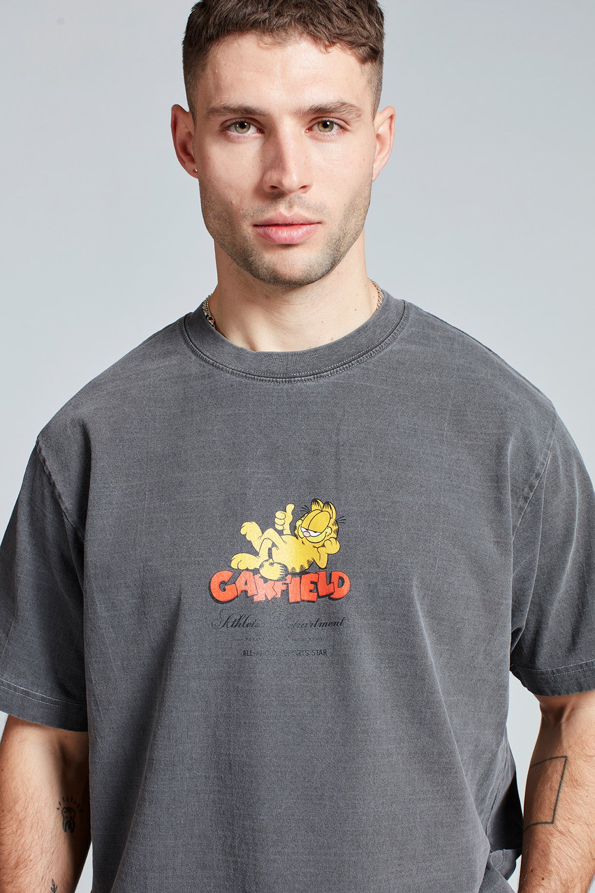 Garfield Just Chilling T-shirt in Washed Grey
