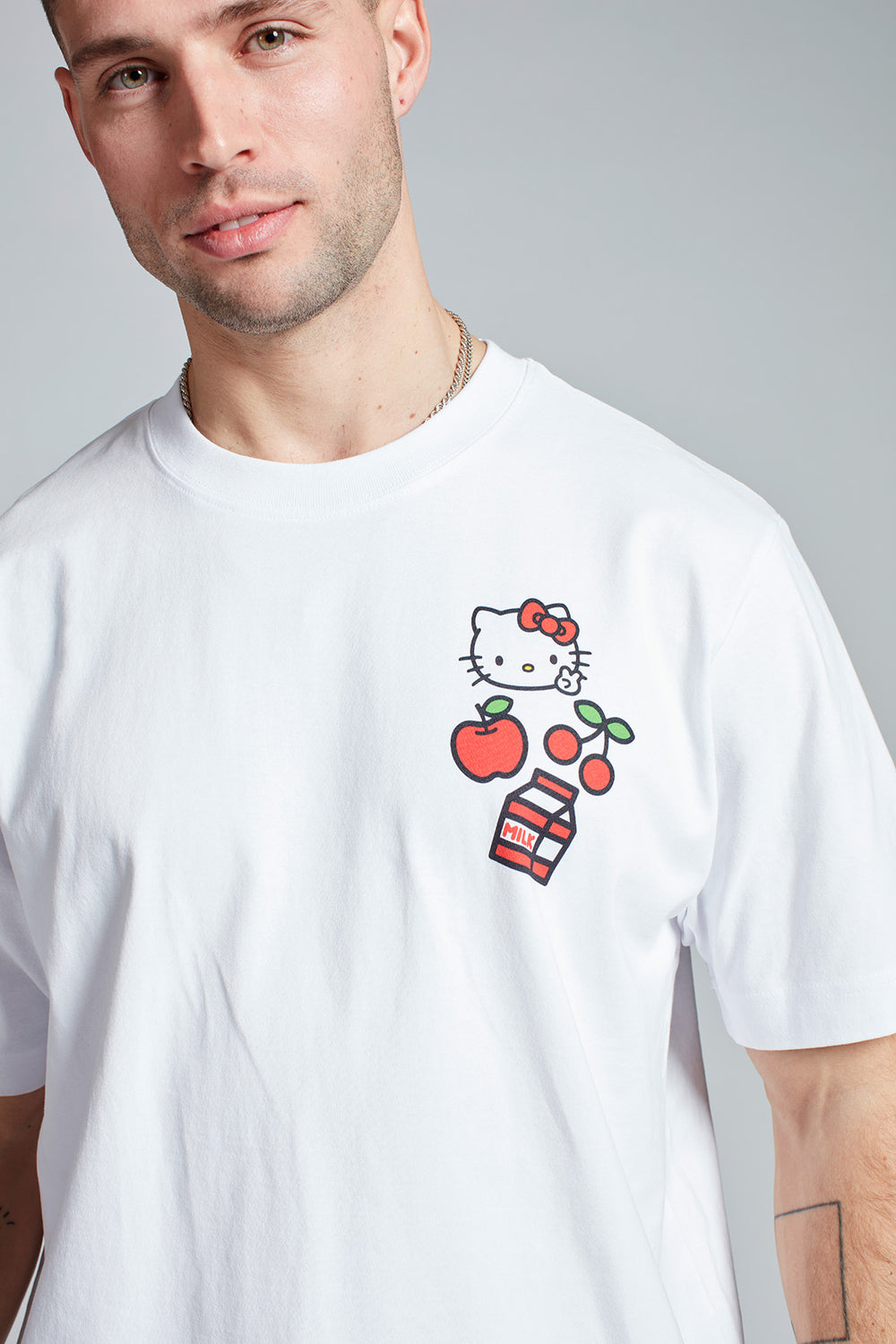 Hello Kitty Peace Out T-shirt in White | Mens | Saturday Society