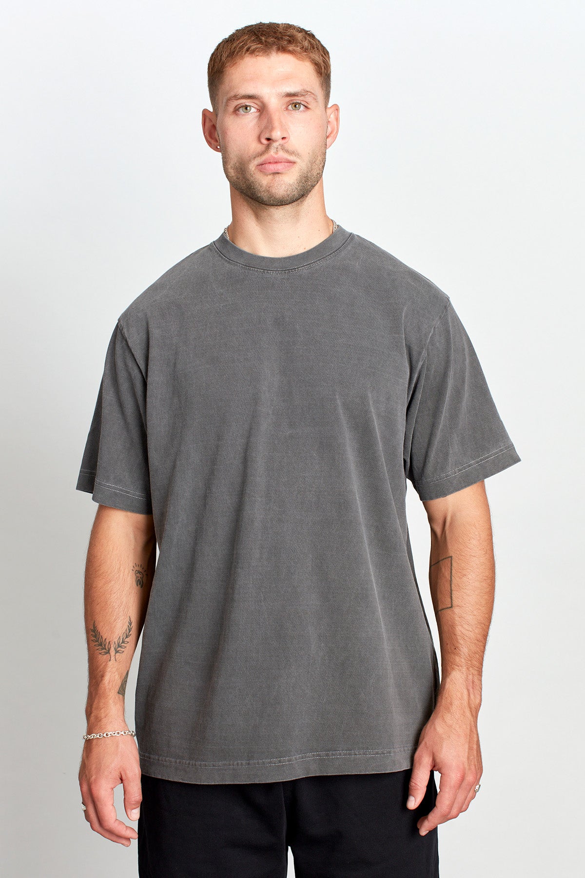 Saturday Society Minimals T-shirt in Washed Grey