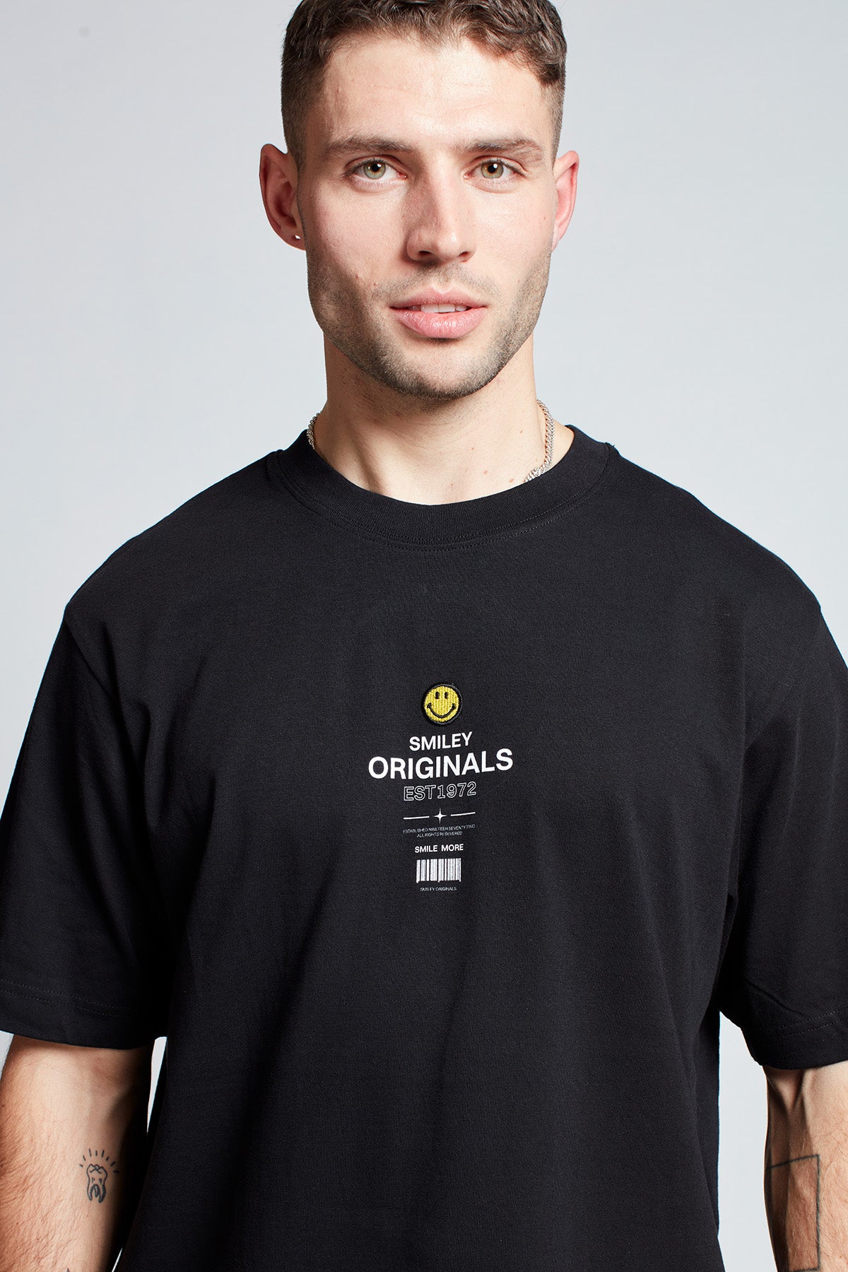 Smiley Originals® Smile More T-shirt in Black