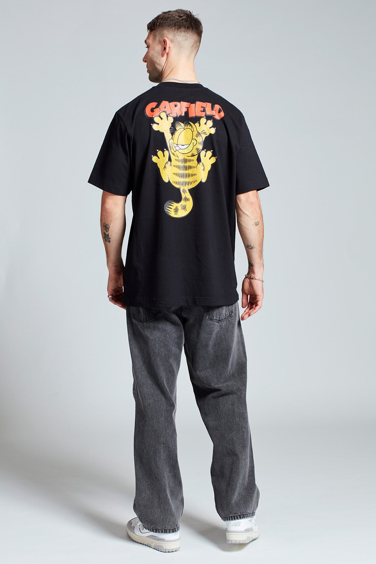 Garfield Watch Your Back T-shirt in Black