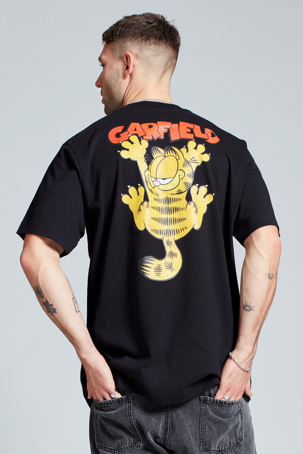 Garfield Watch Your Back T-shirt in Black